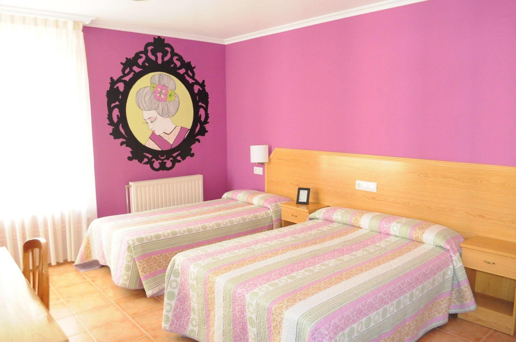 Hotel Brios Lugo Bagian luar foto